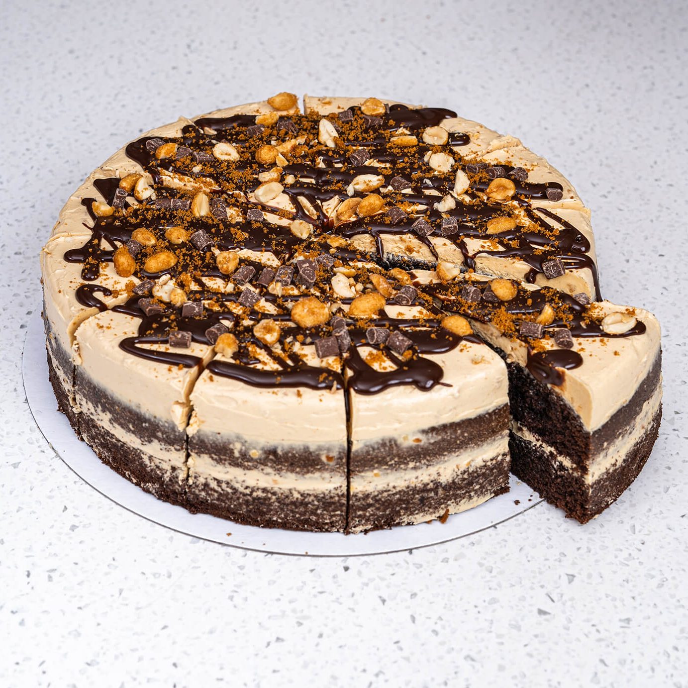 Snicker Fudge Cake